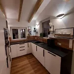 Auszeit Steiraland Penthouse 9 Mit Grossen Balkon Und Parkplatz Λεόμπεν