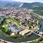 Διαμέρισμα Auszeit Steiraland Penthouse 9 Mit Grossen Balkon Und Parkplatz Λεόμπεν