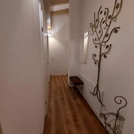 Auszeit Steiraland Penthouse 9 Mit Grossen Balkon Und Parkplatz Appartement