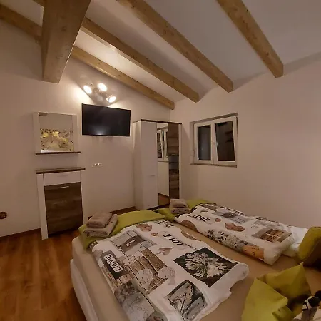Auszeit Steiraland Penthouse 9 Mit Grossen Balkon Und Parkplatz Appartement