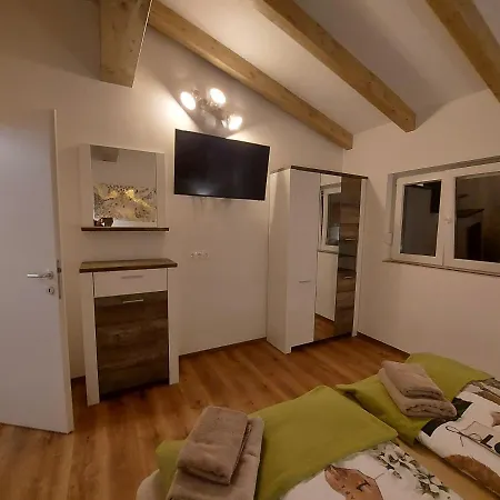 Auszeit Steiraland Penthouse 9 Mit Grossen Balkon Und Parkplatz * Leoben (Styria)