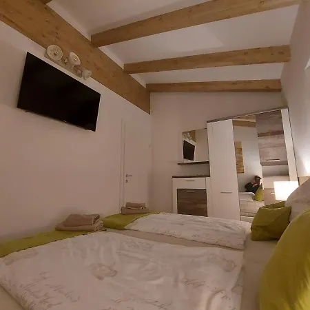 Auszeit Steiraland Penthouse 9 Mit Grossen Balkon Und Parkplatz Appartement