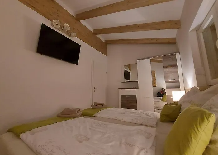 Auszeit Steiraland Penthouse 9 Mit Grossen Balkon Und Parkplatz Appartamento