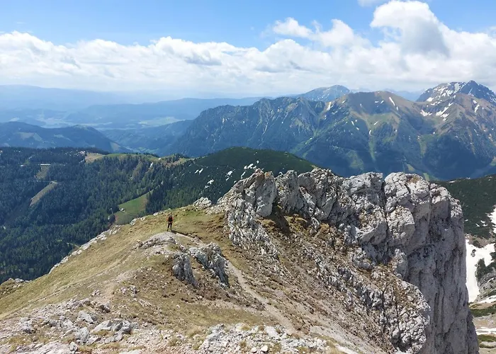 Auszeit Steiraland Penthouse 9 Mit Großen Balkon Und Parkplatz Apartment *