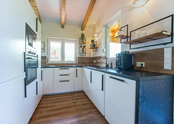 Auszeit Steiraland Penthouse 9 Mit Großen Balkon Und Parkplatz Apartment